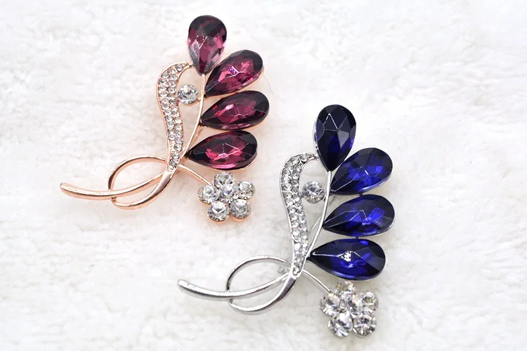 

Fashion Bouquet Personality Simple Crystal Brooch Crystal from Swarovskis 2 Colors Temperament Corsage Scarf Button Cardigan Pin