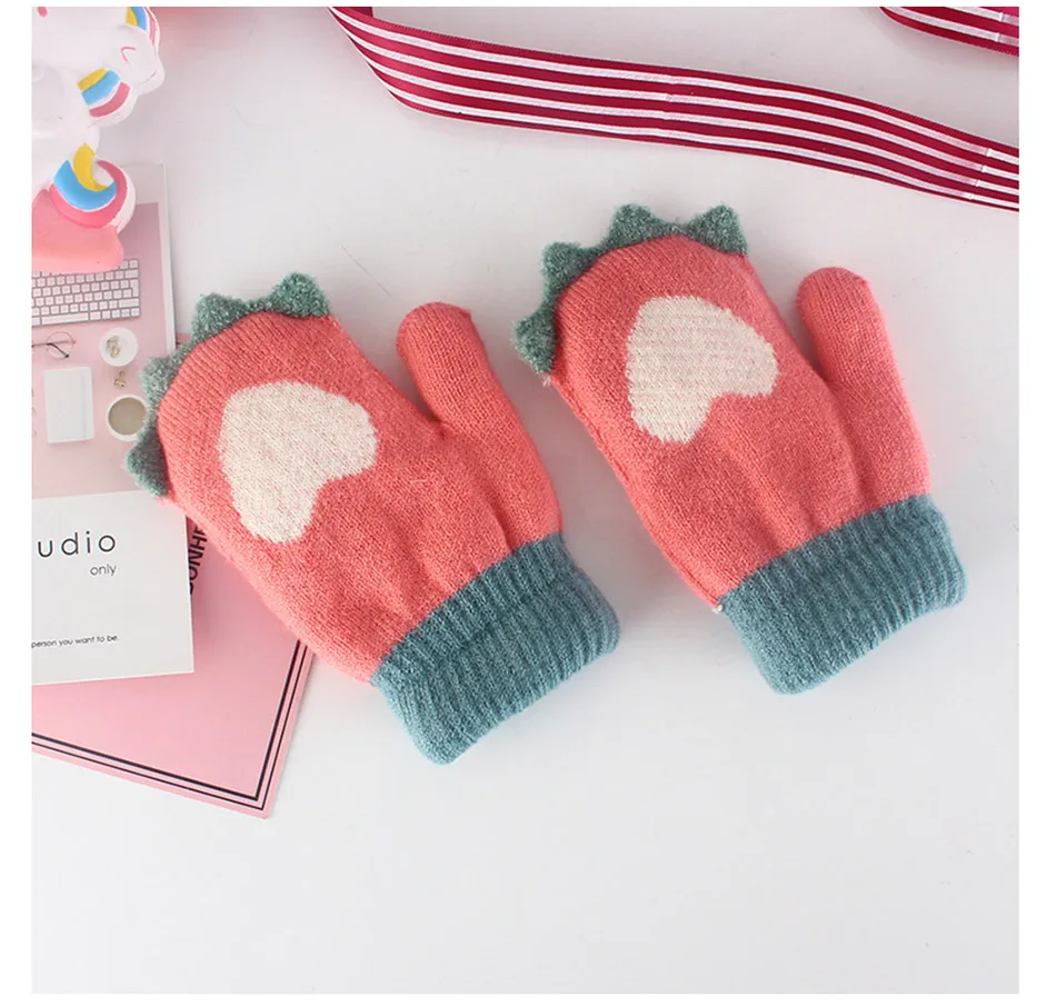 Модные зимние перчатки для мальчиков и девочек, вязаные толстые милые зимние теплые перчатки, детские перчатки с рисунком сердца для детей 1-4 лет