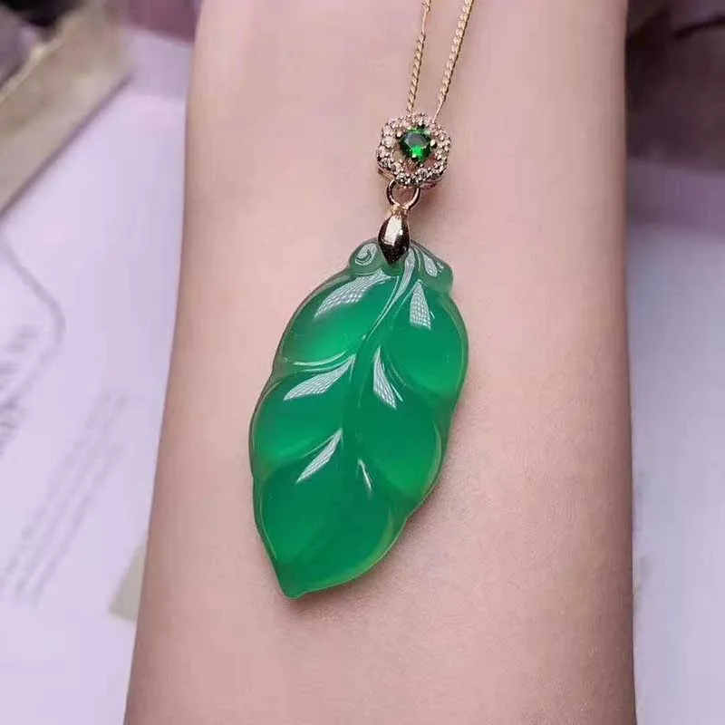 Natural ice leaves silver inlaid S925 silver jade agate pendant