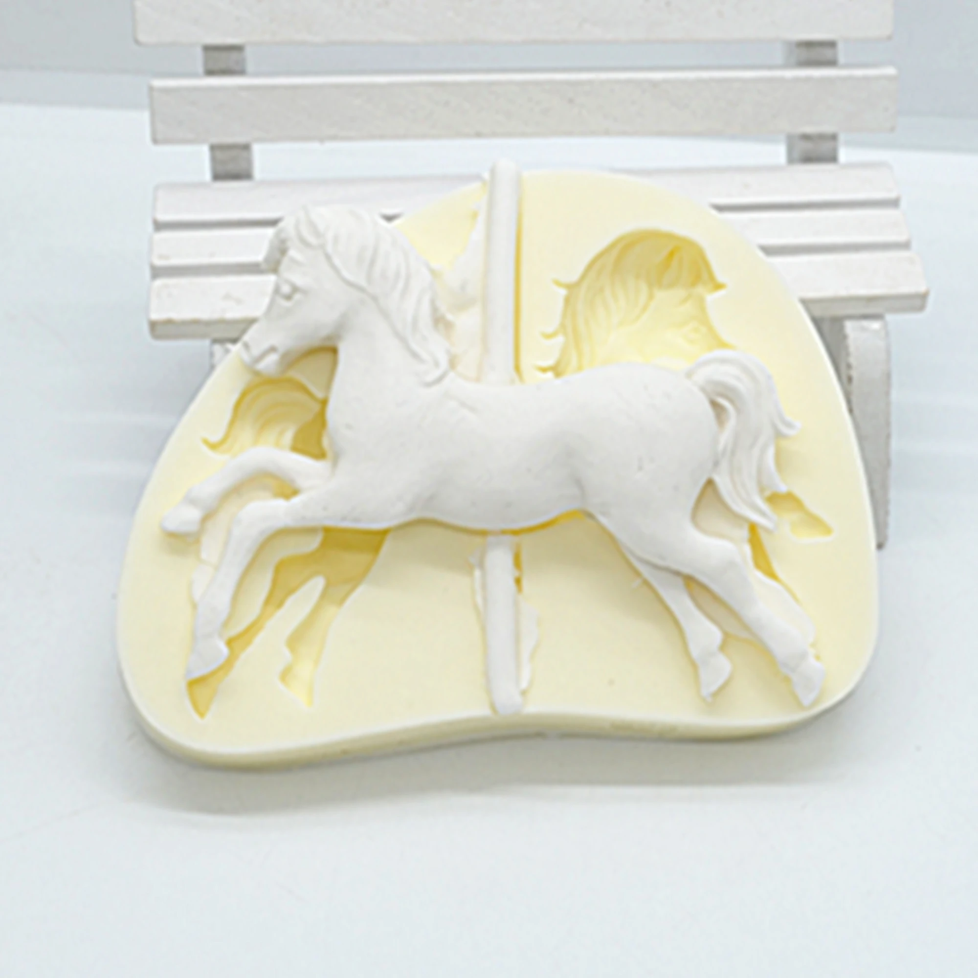 

Trojan лошадь Силиконовая Форма Кухня Смола Инструменты для выпечки 3D кондитерский торт помадные формы лошадь десерт шоколадное украшение M123