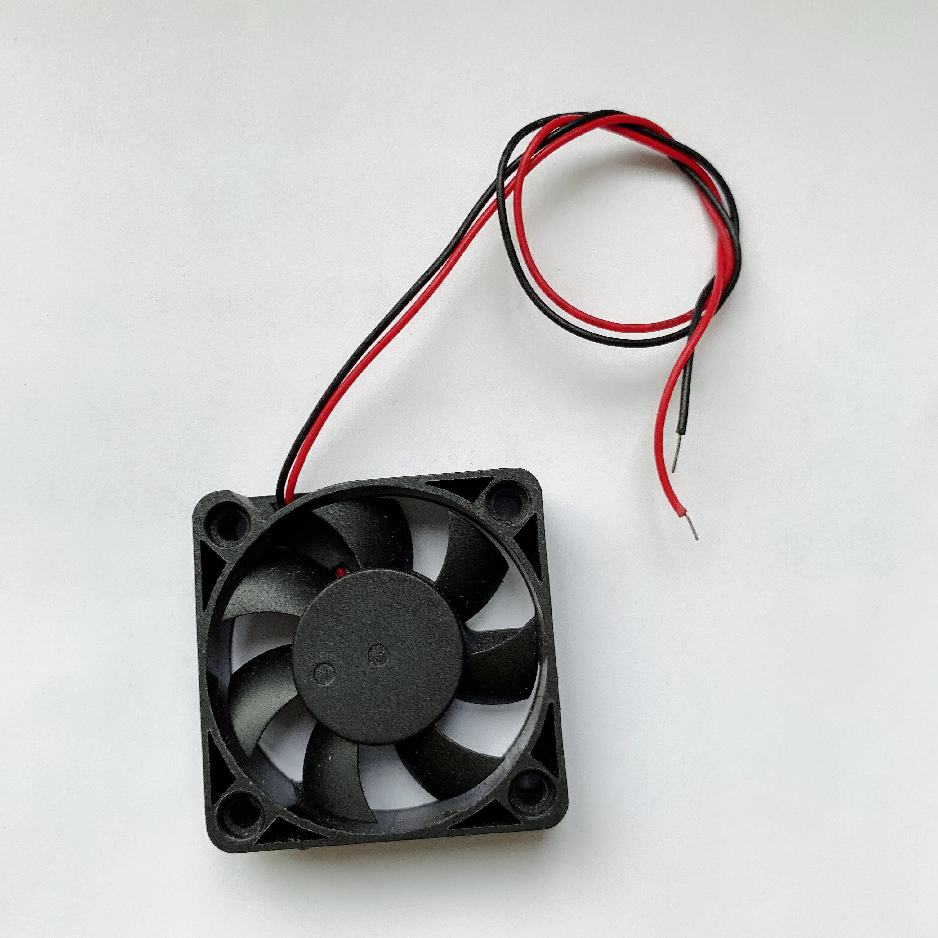 

2pcs DC12v/24v miniature cooling fan computer radiator 50*50mm*15mm 0.13A