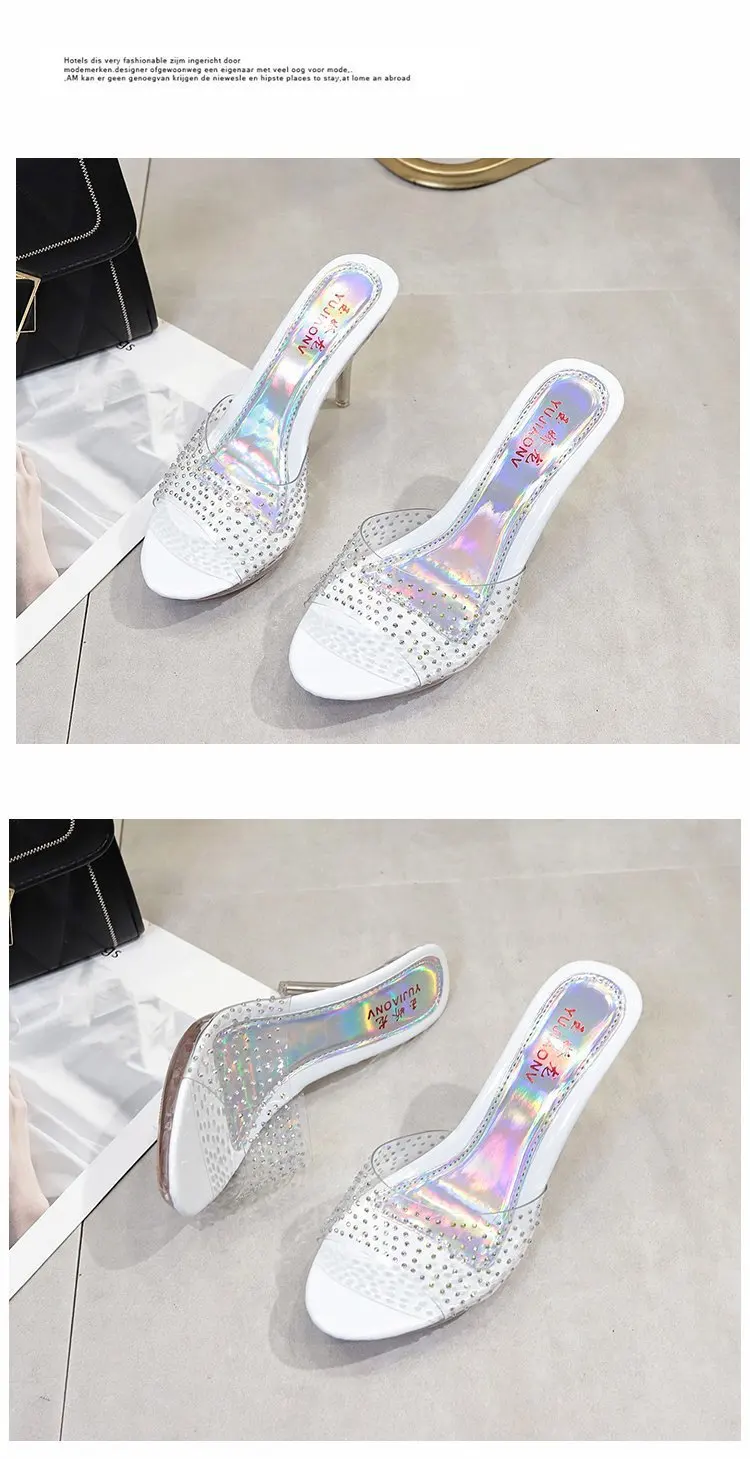 15764388556_1068426193