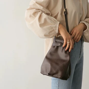 

2019 New Fashion Women's Handbag Ladies Single Shoulder Messenger Bag Large Capacity Bucket Bag Female Luxury PU Leather Bags