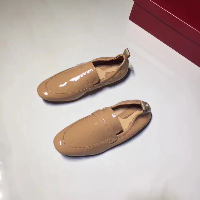 Туфли женские из натуральной лакированной кожи удобные лоферы без застежки