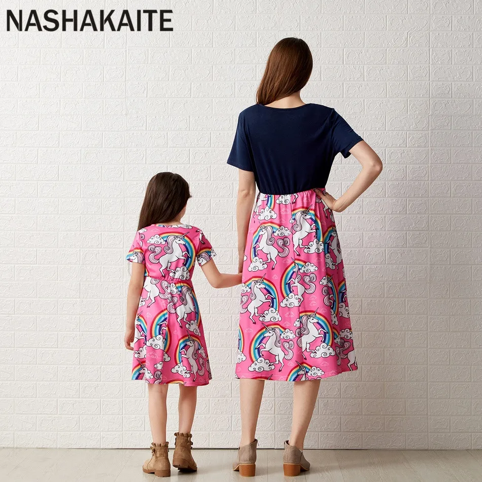 NASHAKAITE/платья для мамы и дочки; одинаковые платья с короткими рукавами и принтом радуги и единорога; одежда для мамы и дочки