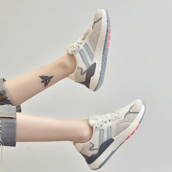 

Sneakers female ins wild tide shoes 2019 autumn new Korean version of ulzzang street shooting plus velvet casual running shoes