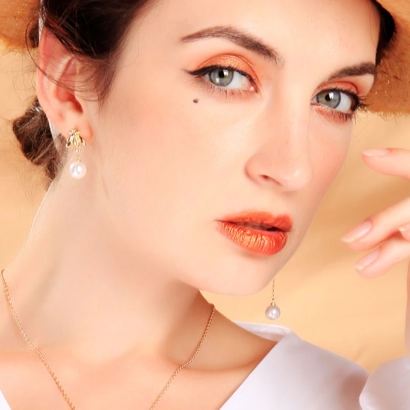 

Simple Design Drop Earring For Women Wholesale Asymmetry Acrylic Pearl Bee Earring Charming Date Gift Jewelry Accessory