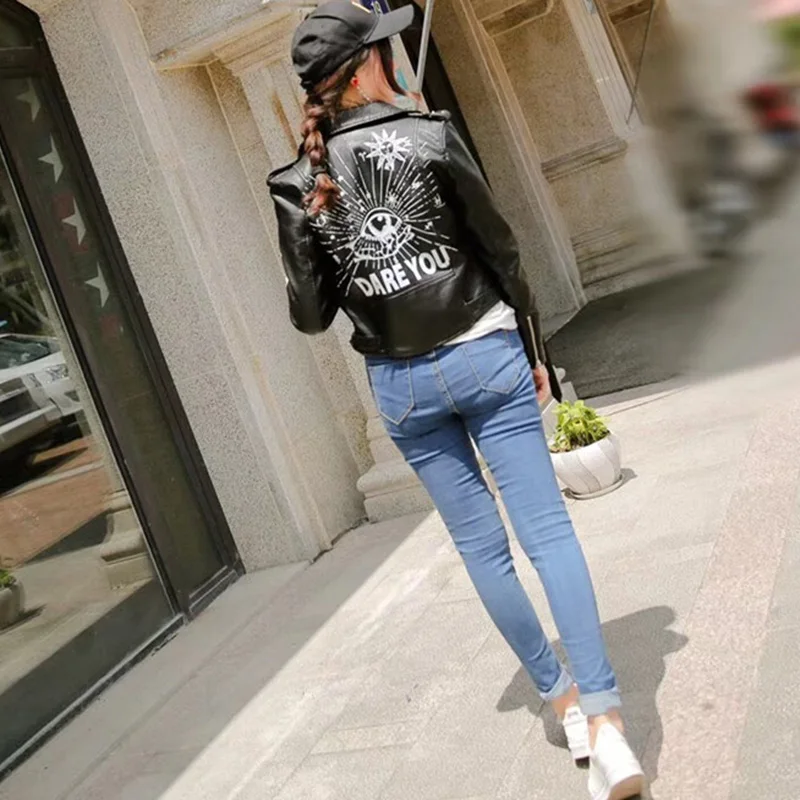 2019 кожаная куртка с заклепками и локомотивом Женская Осенняя красивая из