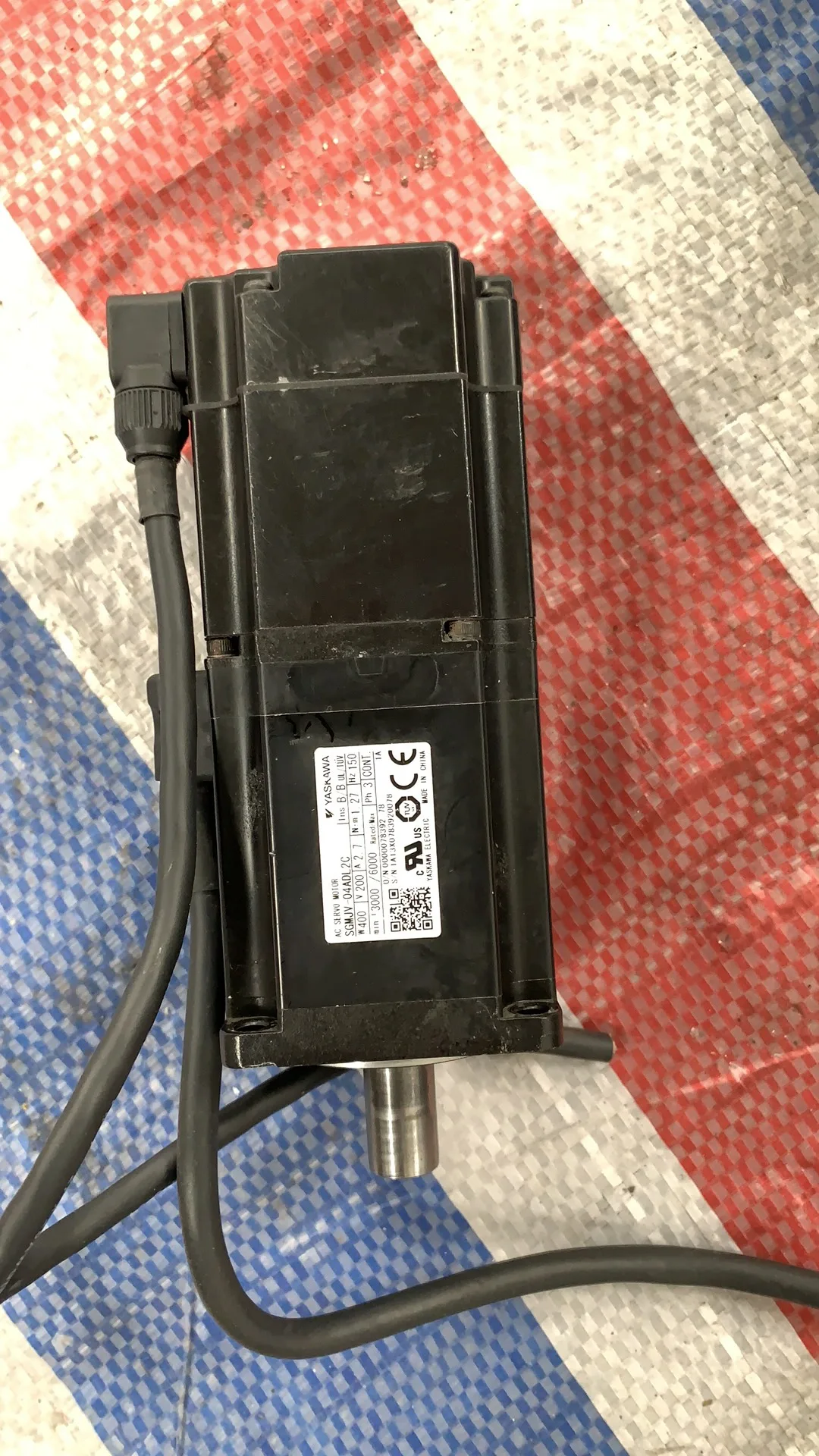 YASKAWA SGDV-2R8A01B/SGMJV-04ADL2C 400 Вт сервопривод и мотор(гарантия качества и цена договорная