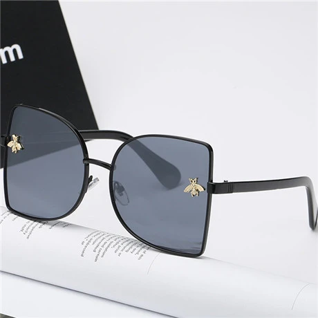 Черный Square circle Fashion Women Small Bee Sunglasses Colourful Rivet Glasses Female Male Outdoor Traveling Eyeglasses UV400 - Цвет линз: Черный