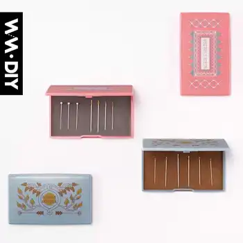 

clover magnet sewing beads pins storage box 57-692 / 693 patchwork tools cloth art