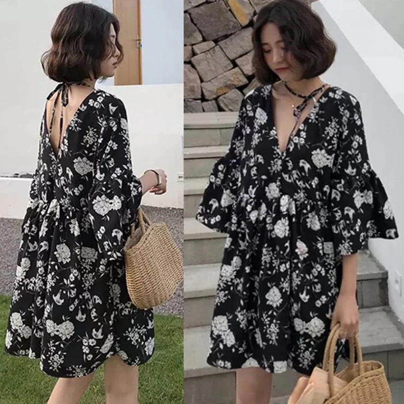 

2019 Summer and Autumn Seaside Holiday Slim Temperament Backless Dress Female New Casual Beach Dress Sexy V-neck Dress