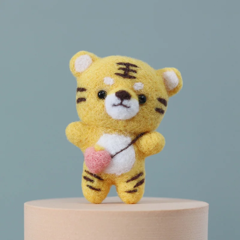 Wool Needle Felt Kit No Fashion Handmade Diy Package Lovely Hot Ins Animal Sheep Duck Tiger Deer Felting Decoration Doll