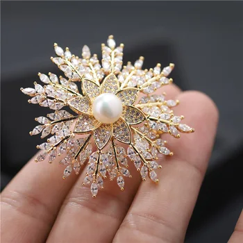 

Korean, luxurious atmosphere freshwater pearl snowflakes brooch micro copper inlay zircon pin joker garment accessories