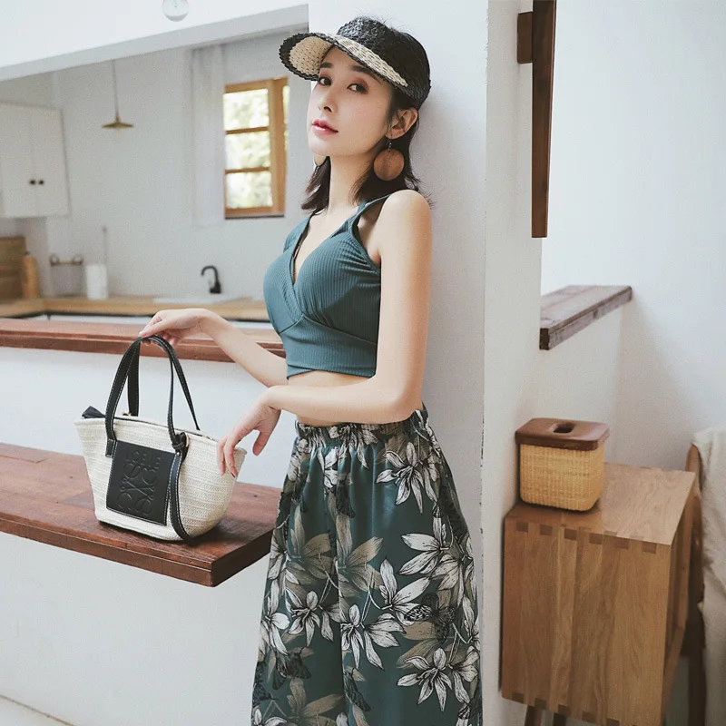 

South Korea Split Bathing Suit Women's Three-piece Set Bikini Trousers Boxer Slimming Small Bust Gathering Bubble Hot Spring Tou