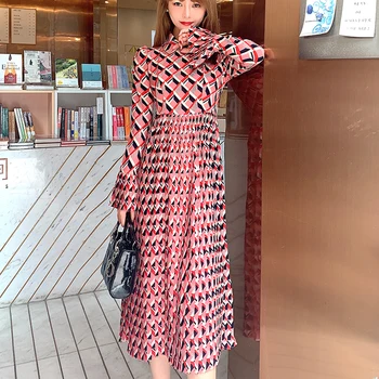 

Spring / Summer New Long Sleeve Flare Sleeve Digital Printing High Quality Slim Temperament Mid-Length Pleated Dress Women New