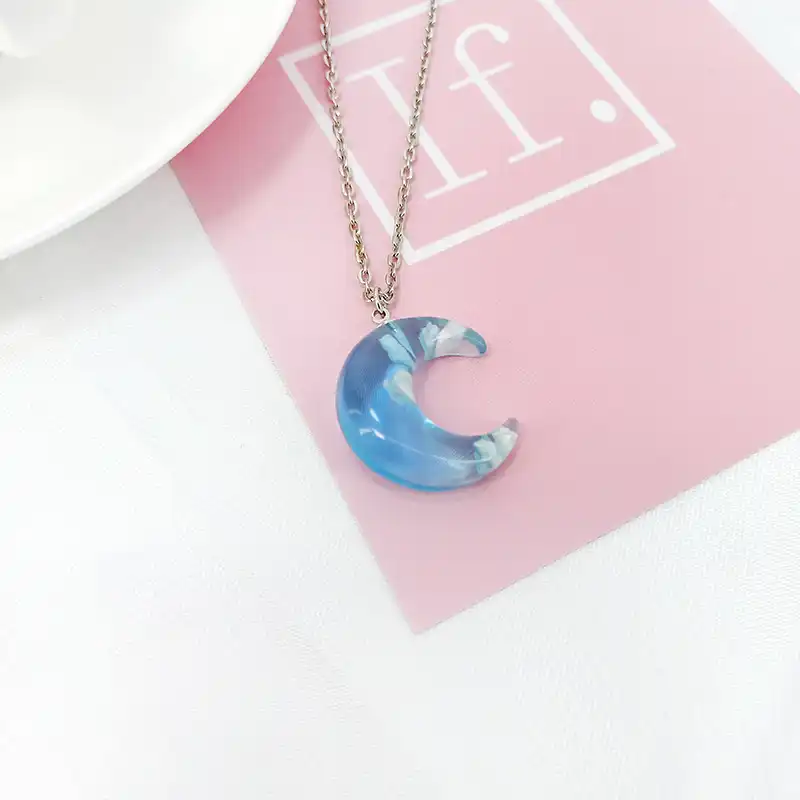 ヨーロッパとアメリカの新シンプルなファッションリトル新鮮なガールアクリルブルームーンの形のペンダントネックレスのすべての種類 チェーンネックレス Aliexpress
