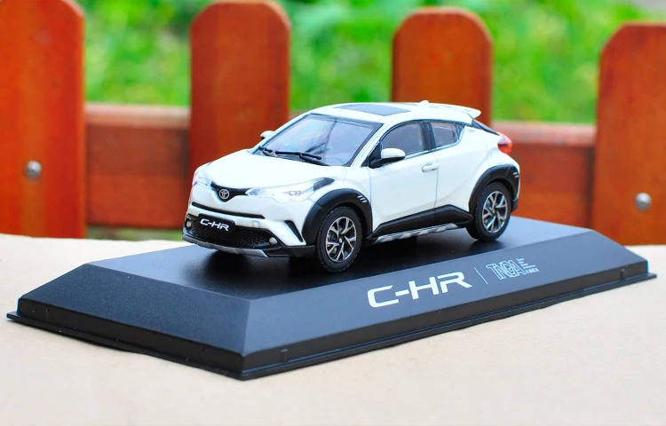 Высококачественная оригинальная модель из сплава 1:43 Toyota C-HR, подарок для имитации дня рождения, литая под давлением металлическая модель