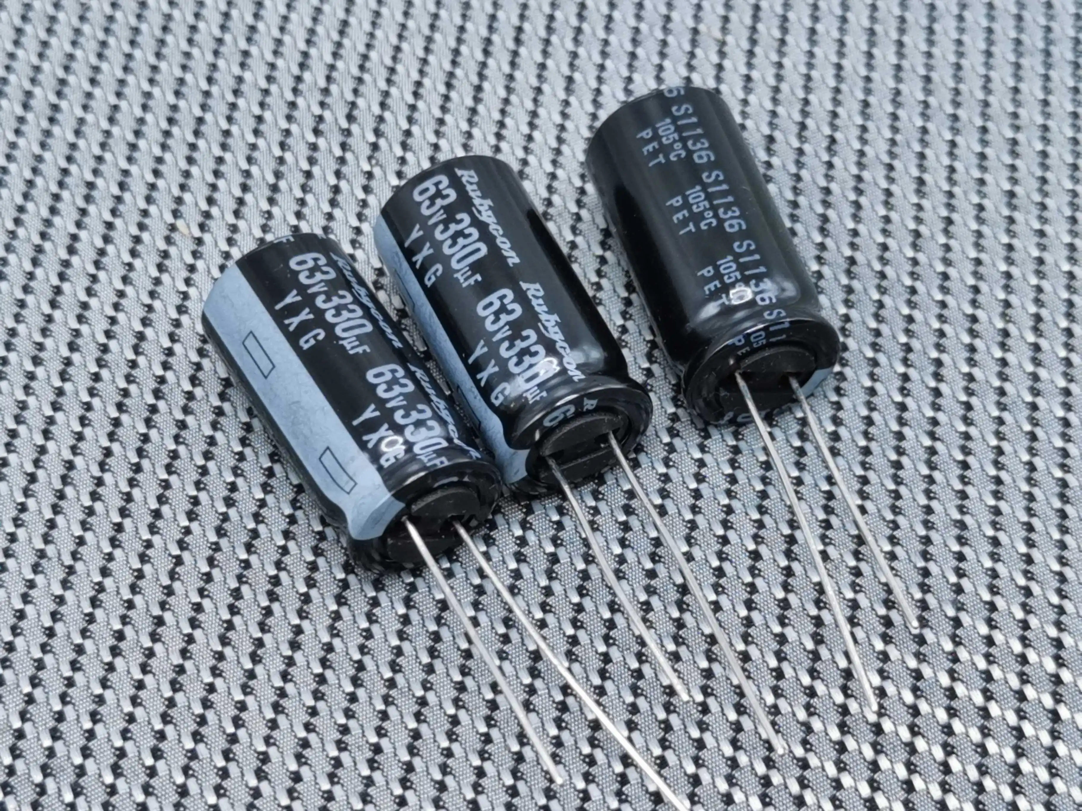 Rubycon Aluminum Electrolytic Capacitors 220uf 35v lot of 2 