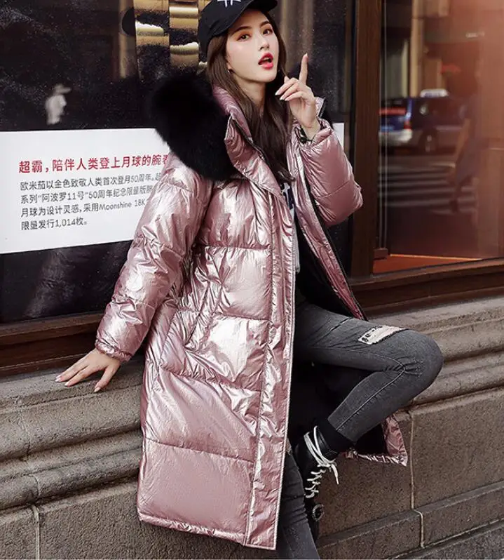 Новая модная яркая куртка цвета металлик синего и розового цвета с капюшоном пальто для женщин зимние теплые хлопковые мягкие длинные парки бомбер - Цвет: Розовый