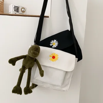 

2020 new canvas bag fashion net red small daisy shoulder messenger bag chic super fire mini