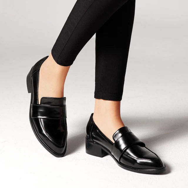 casual business shoes female