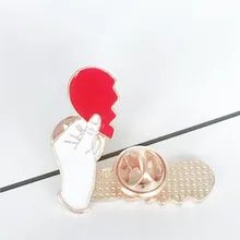 В европейском и американском стиле Стиль Популярные творческие переноски сердце совместных брошь Цвет Мода значок Детский жакет из денима для девочки; аксессуары для сумок