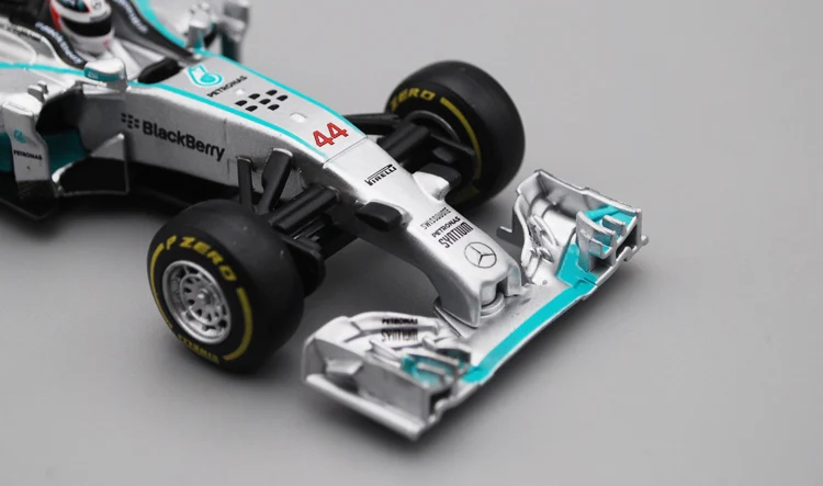 Bburago 1/32 1:32 Mercedes Benz AMG Petronas W05 Hamilton No44 F1 формула 1 гоночный автомобиль литой под давлением дисплей Модель игрушки для детей мальчиков