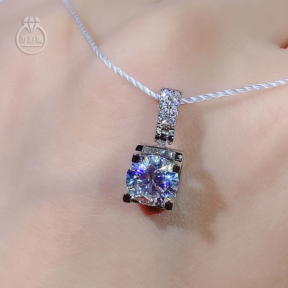 

Color D Real Moissanite Pendant 0.5-1CT Synthesis Diamond Pendant Engagement Elegant Wedding Necklace For Women Anniversary Gift