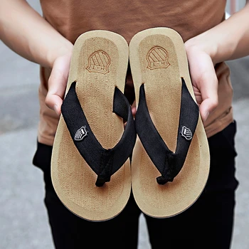 

2020 Hot Style Flip Flops For Men Sandals High Quality Outdoor Slippers Fashion Beach Sandals Black Personality New Casual Shoes