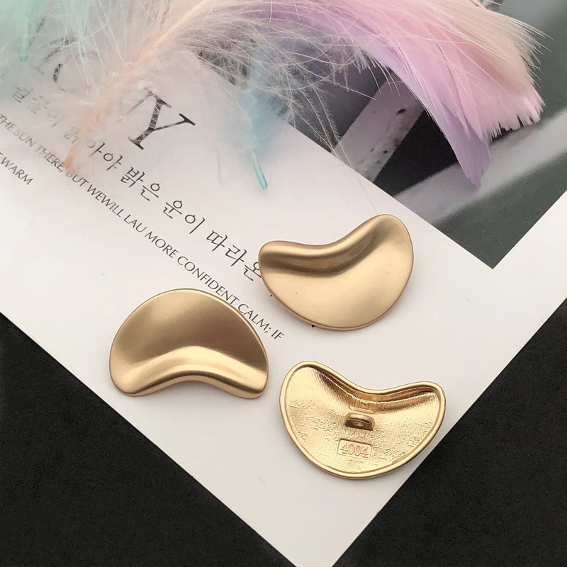 10pcs Fashion Moon Shape Metal Buttons for Clothes Black Gold Buttons for Coat Sewing Accessories Overcoat Decorative Buttons