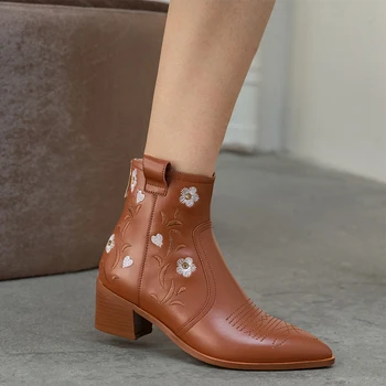 

Embroider Genuine Leather Women's Ankle Boots Fashion Autumn Winter 4.5cm med Heels Shoes For Women Party Casual Shoes Woman