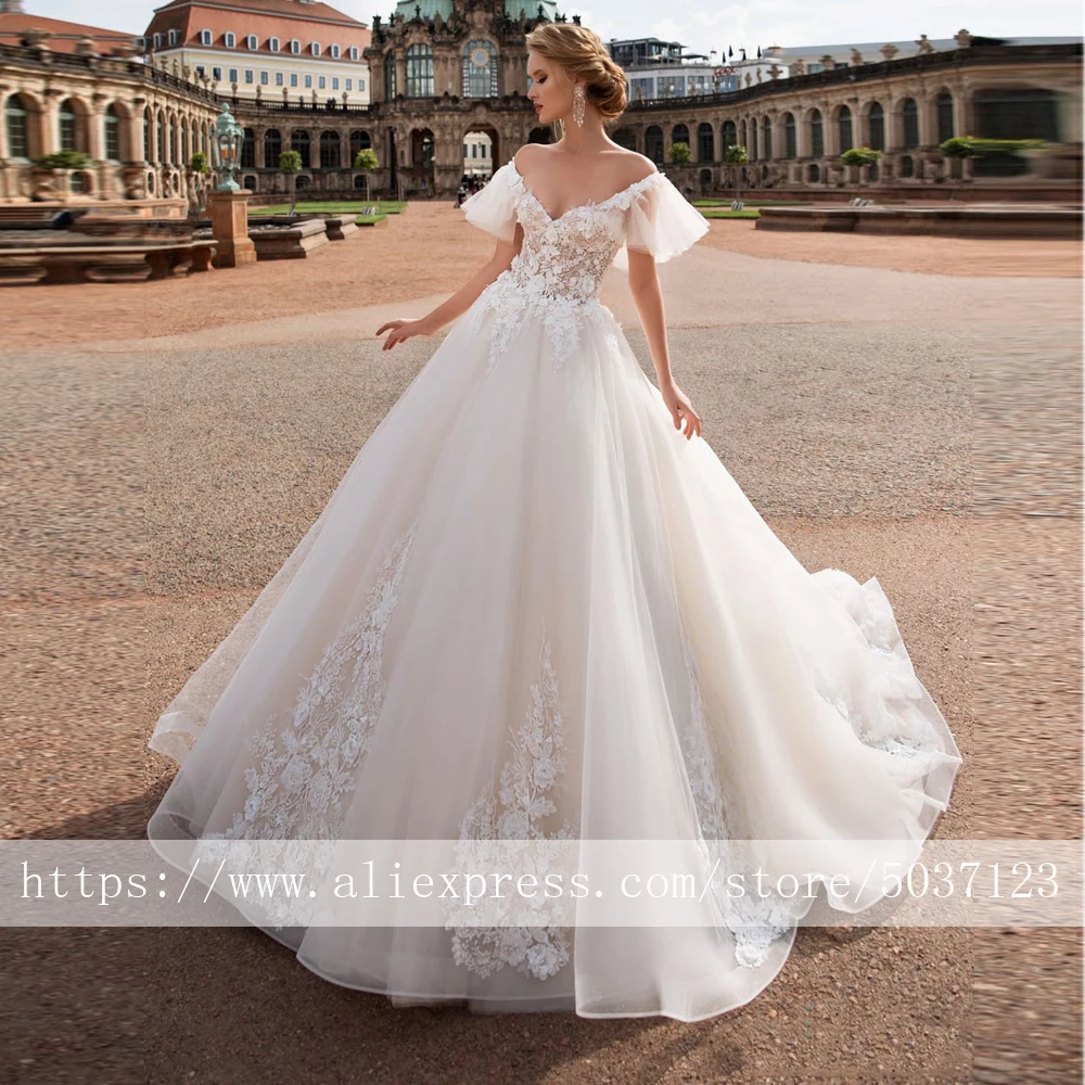

Luxury Royal Princess Wedding Dresses Sexy V Neckline Tulle Sleeves with 3D Flowers Appliques Backless Formal Bridal Gowns 2020