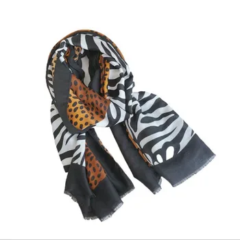 

Leopard Print Scarf With Tassel Fashion Summer Viscose National Snake Styles Scarf Shawl Women Boho Beach Holiday Towel Sunshade