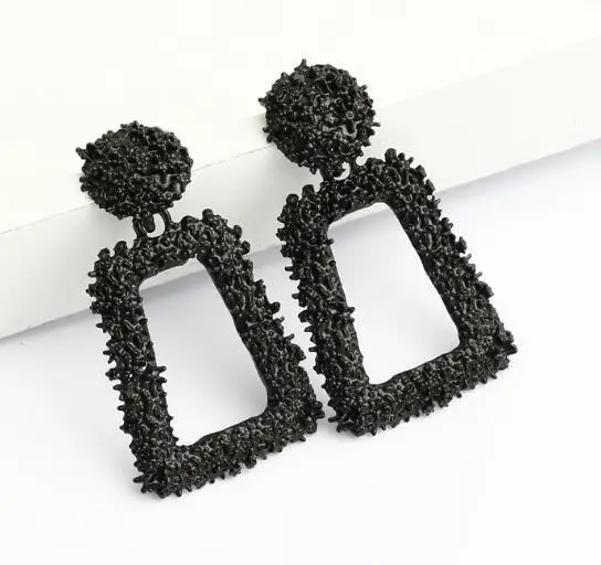 11039776808_1626211359