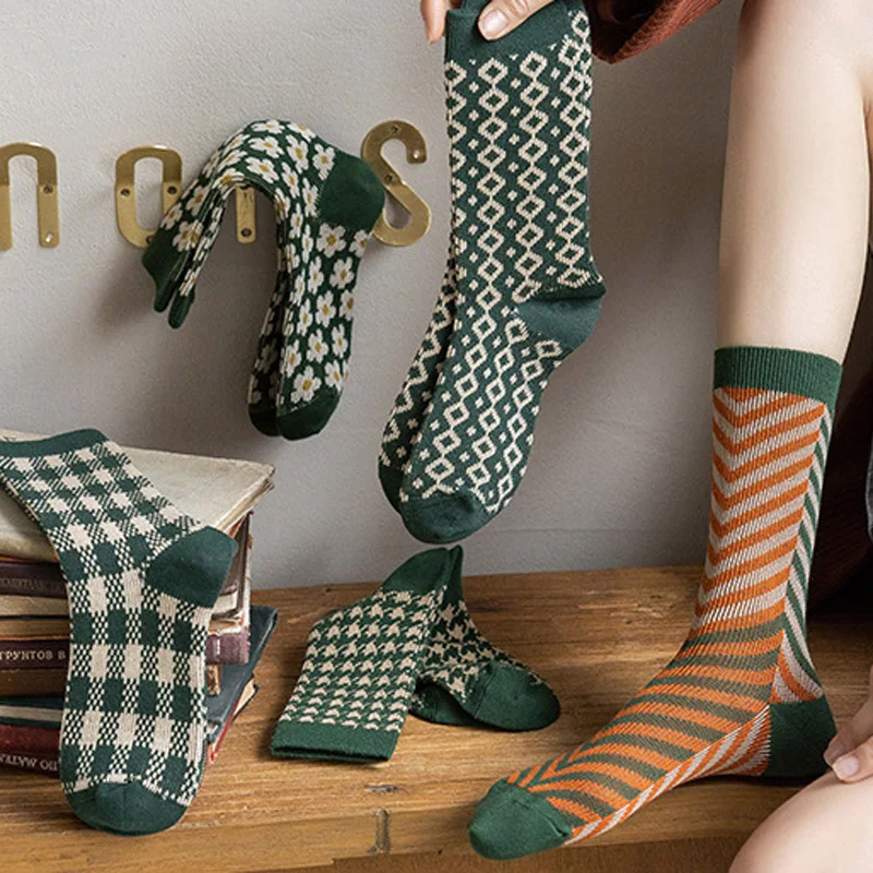

DaiShana 2Pairs long Socks Winter Femme Green Japan Flower Print Retro Soft Girl Fashion Skateboard Luxury Harajuku Accessories