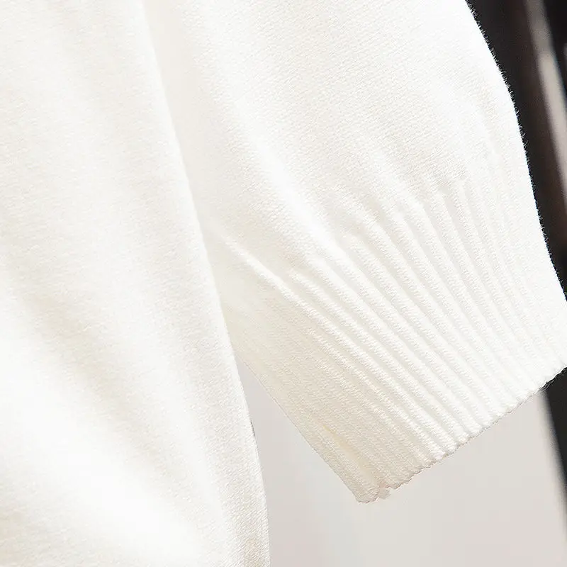 Женский комплект из футболки и мини юбки короткая трикотажная футболка в клетку