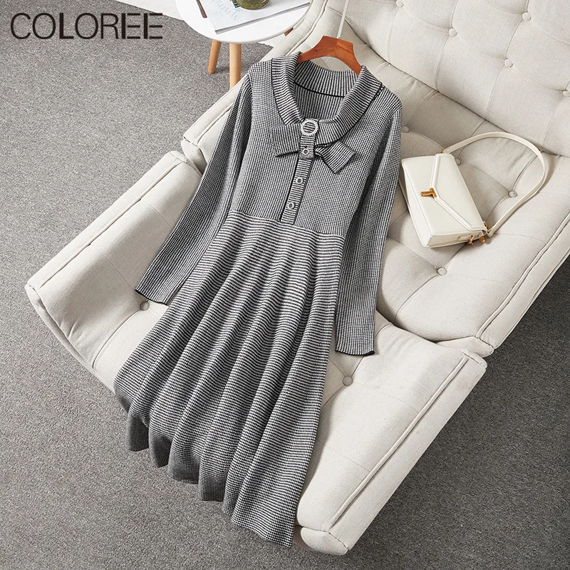 Женское шерстяное платье-свитер средней длины серое винтажное трикотажное с