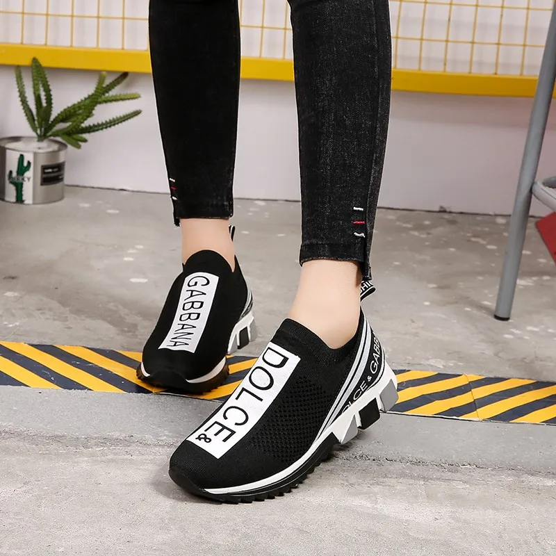 Zapatillas de deporte transpirables para hombre y mujer, zapatos de calcetín de marca de diseñador Unisex para parejas, sin cordones, para caminar, 2021