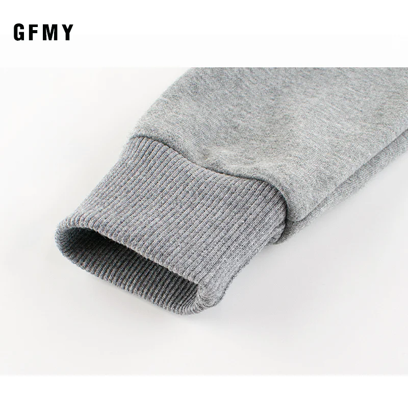 GFMY/ спортивные штаны; Новинка; повседневные однотонные длинные штаны для мальчиков с вышитым инженерным автомобилем и карманами; уличная одежда; штаны для малышей 24 месяцев