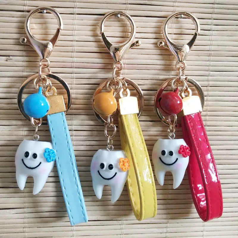 

2019 Cute Simulation Cartoon Teeth Keychain Dentist Decoration Key Chains Creative cartoon cum bell Key Rings Dental Clinic Gift