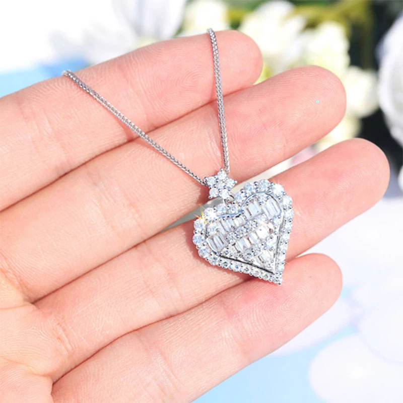 Huitan Heart Cubic Zirconia Charm Women Necklace Love Birthday Gift Formal Occasion Party Dazzling Pendant Necklace Jewelry