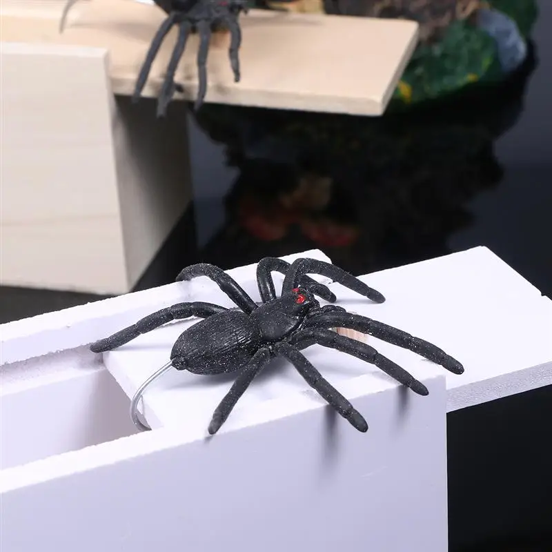 3pcs Wooden Joke Fun Tricky Toy Funny Simulation Spider Prank Gag Gifts For Friends Novelty Toy
