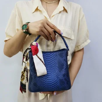 

2020 New Arrival Spring and Autumn New Bucket Bag Luxury Women Tote Crossbody Python Pattern PU Leather Handbags Female Bag