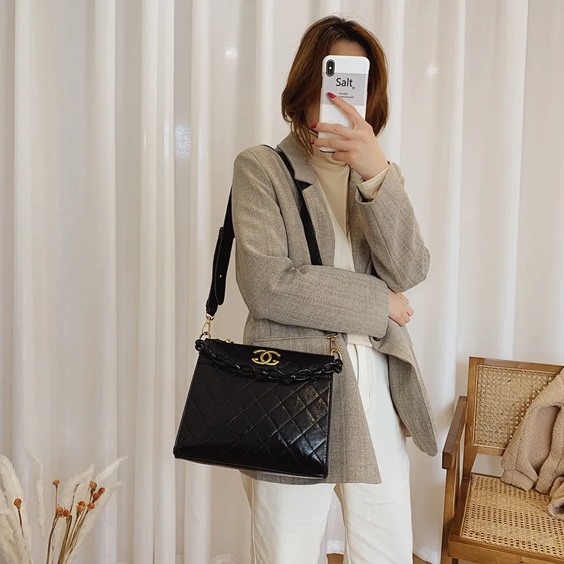 

Chain Bag Women's 2019 New Style Black And White with Pattern Graceful Rhombus Large Capacity Bucket Shoulder Large Bag Women's
