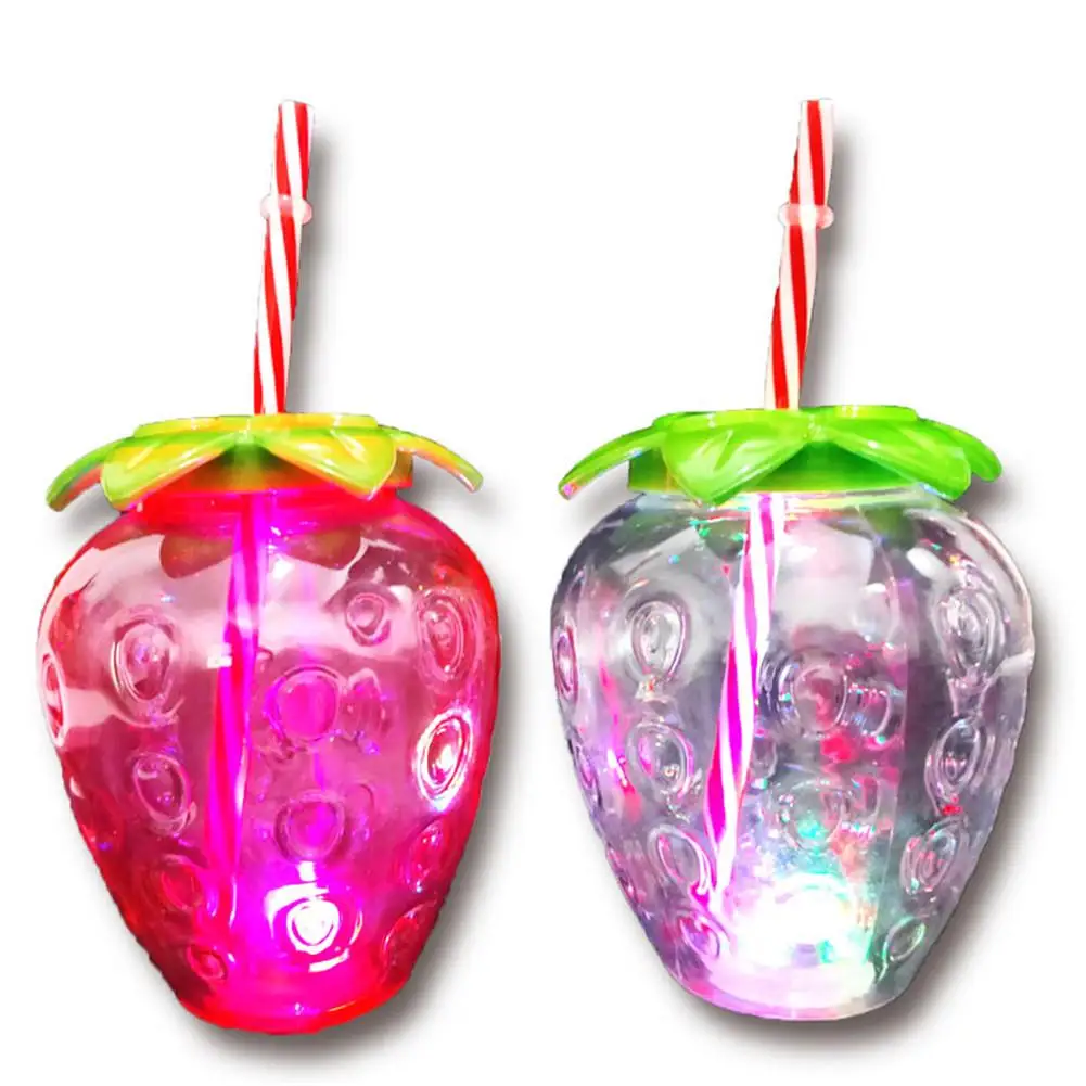 

Strawberry Shaped Cup Recycled Juice Milk Bottle with PP Straw Innovative Glowing Beverage Cup 500ML