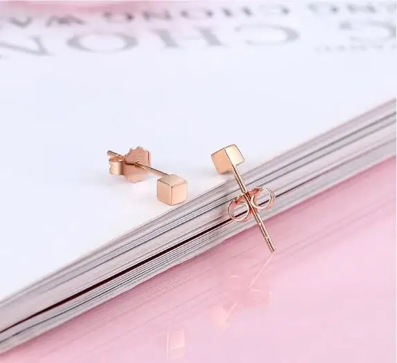 Мода квадратный покрытый 18 к настоящим True Rose твердое подлинное золото AU750 серьги-гвоздики Сережки для пирсинга для Для женщин девочек красивые Мода высококлассные, ювелирное изделие, подарок