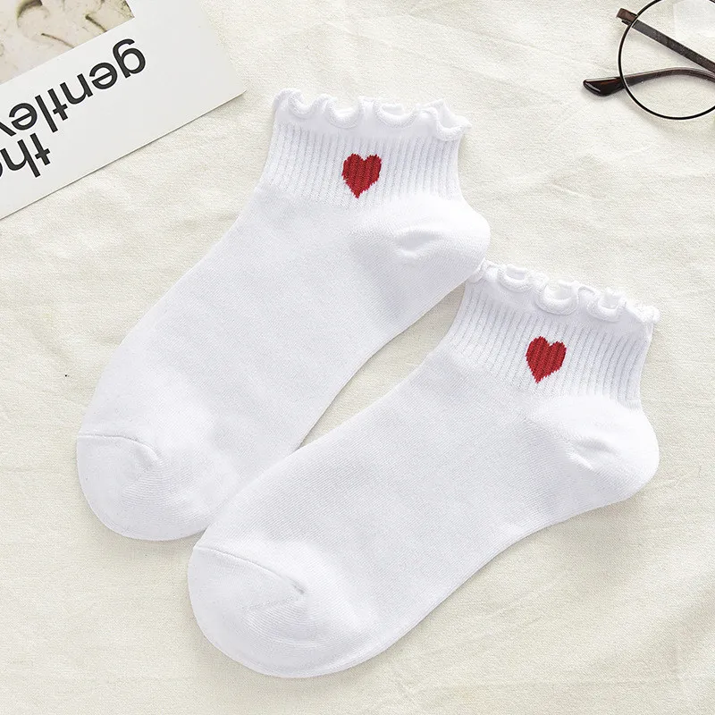 Heart White Новинка, женские хлопковые красивые белые черные носки, милые голени для девочек, короткие носки в полоску с сердечками, 35-40 - Цвет: Heart White