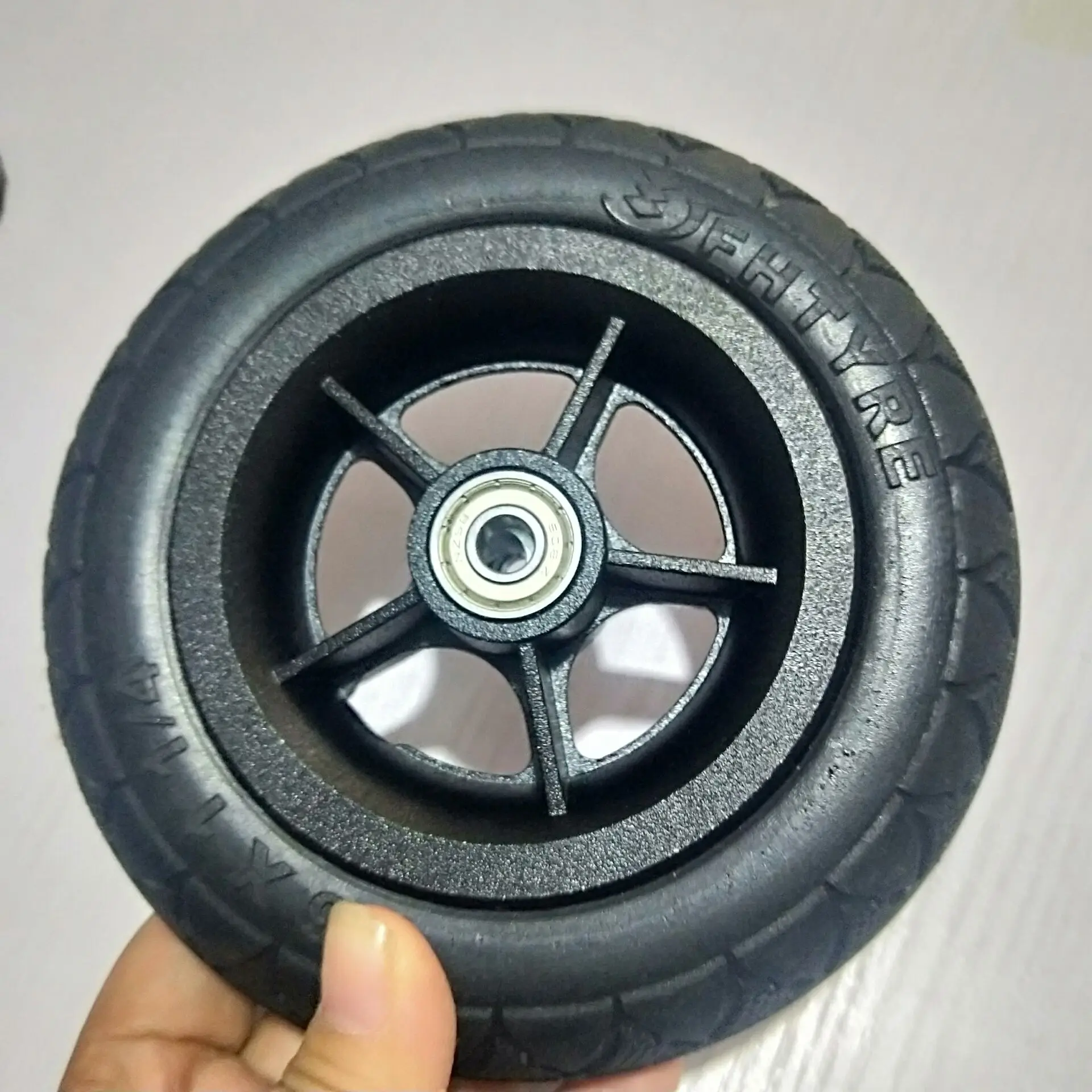 Not worn out 6x1/4 soild tire hub 6X1 1/4 solid tire wheel for folding bicycle tires bike folging electric scooter