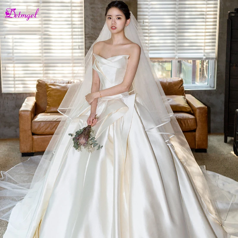 

Detmgel Romantic Strpless Off the Shoulder A-Line Wedding Dresses 2019 Graceful Satin Court Train Bridal Gown Vestidos de Noiva